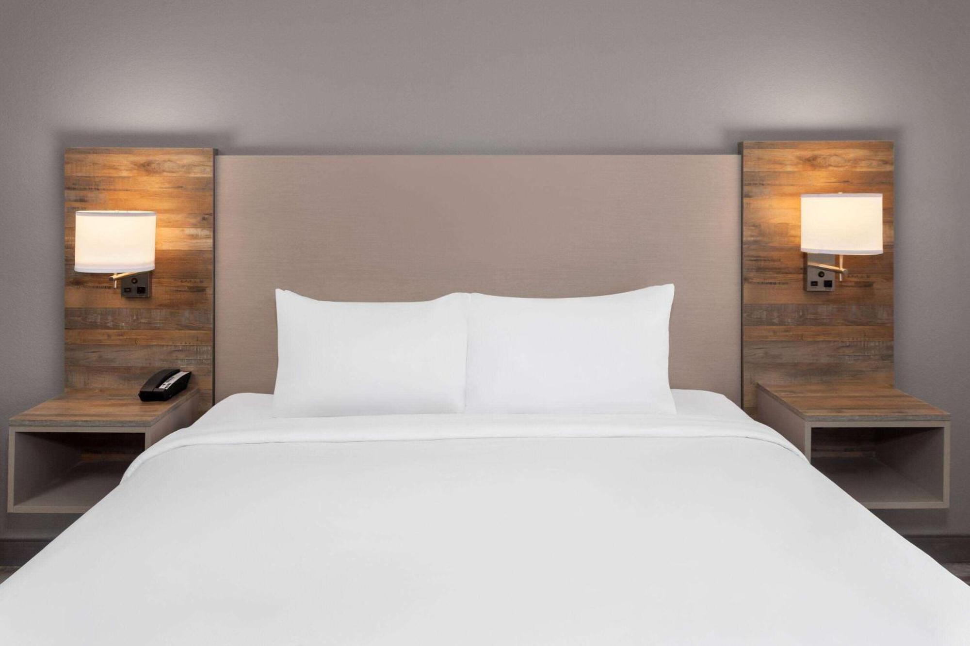 Links Bos Landen Hotel & Spa Of Pella, Trademark By Wyndham 外观 照片