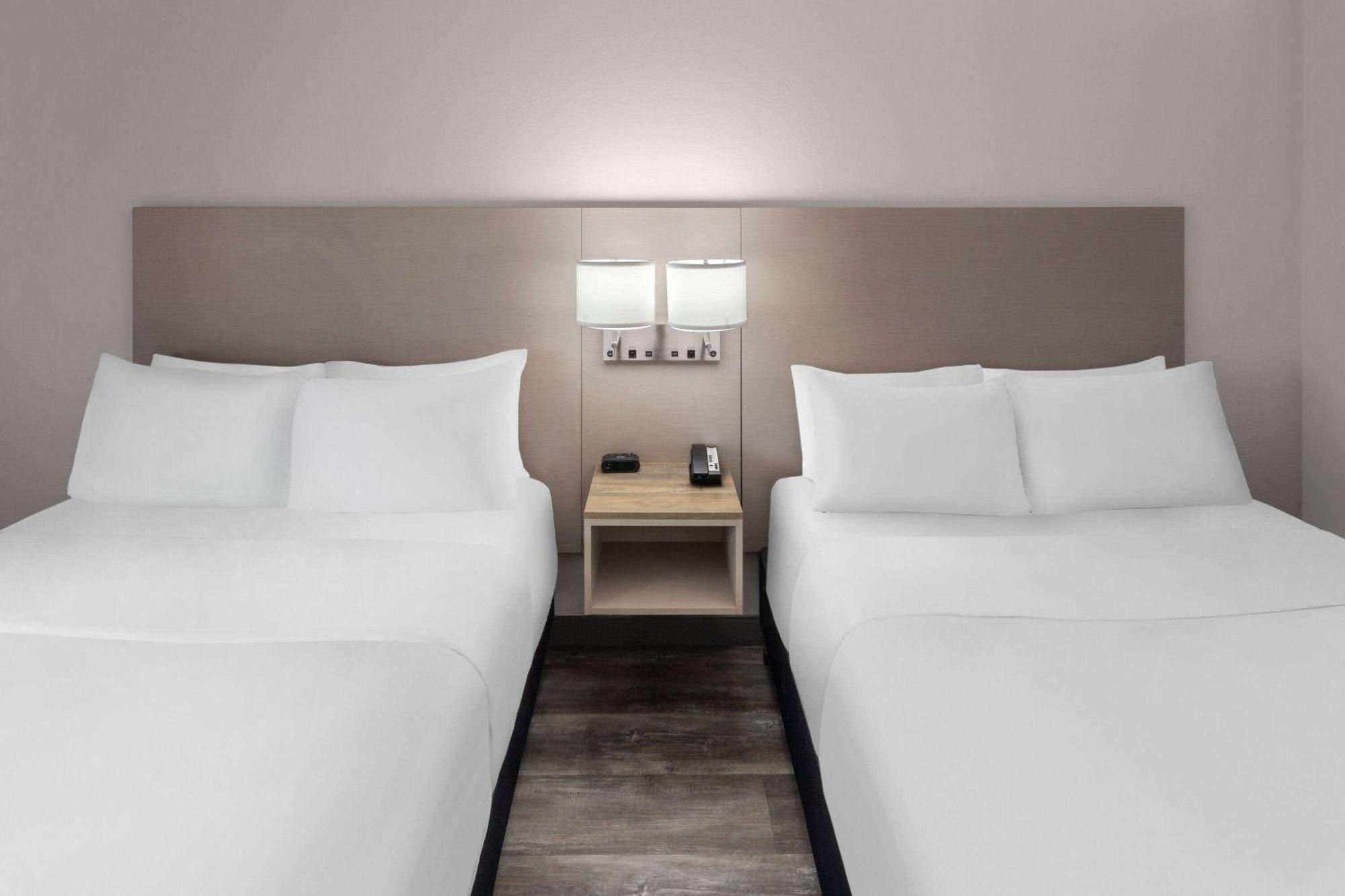 Links Bos Landen Hotel & Spa Of Pella, Trademark By Wyndham 外观 照片