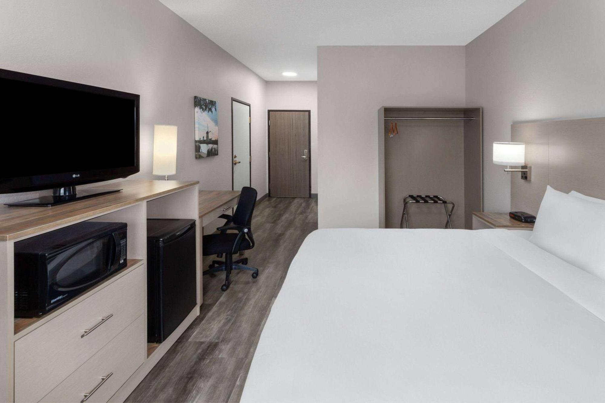 Links Bos Landen Hotel & Spa Of Pella, Trademark By Wyndham 外观 照片
