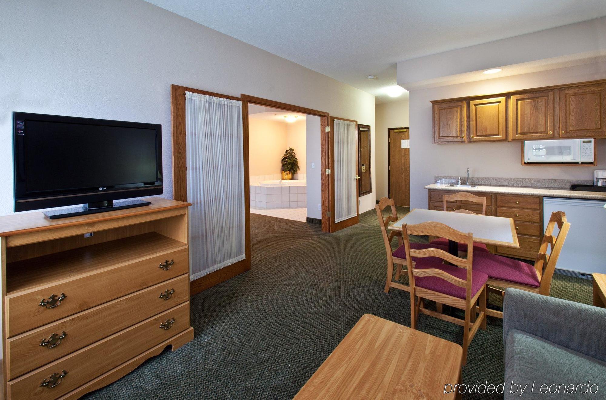 Links Bos Landen Hotel & Spa Of Pella, Trademark By Wyndham 客房 照片
